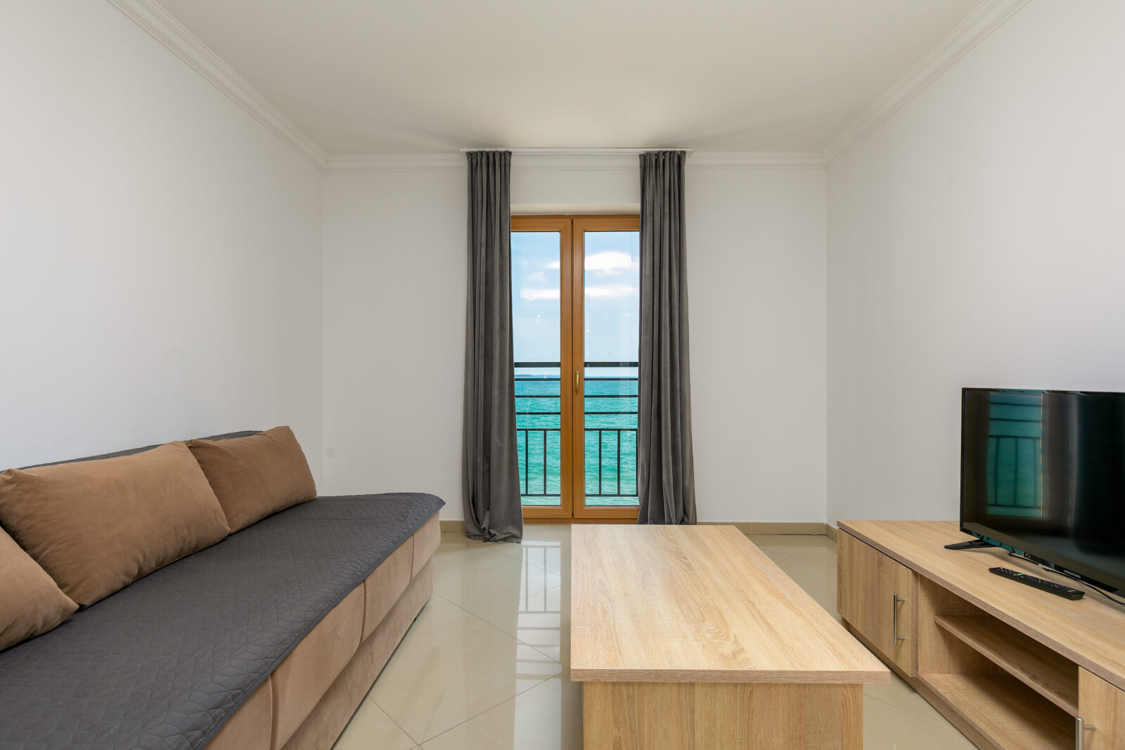 One-Bedroom Apartment - Rotonda Inn 