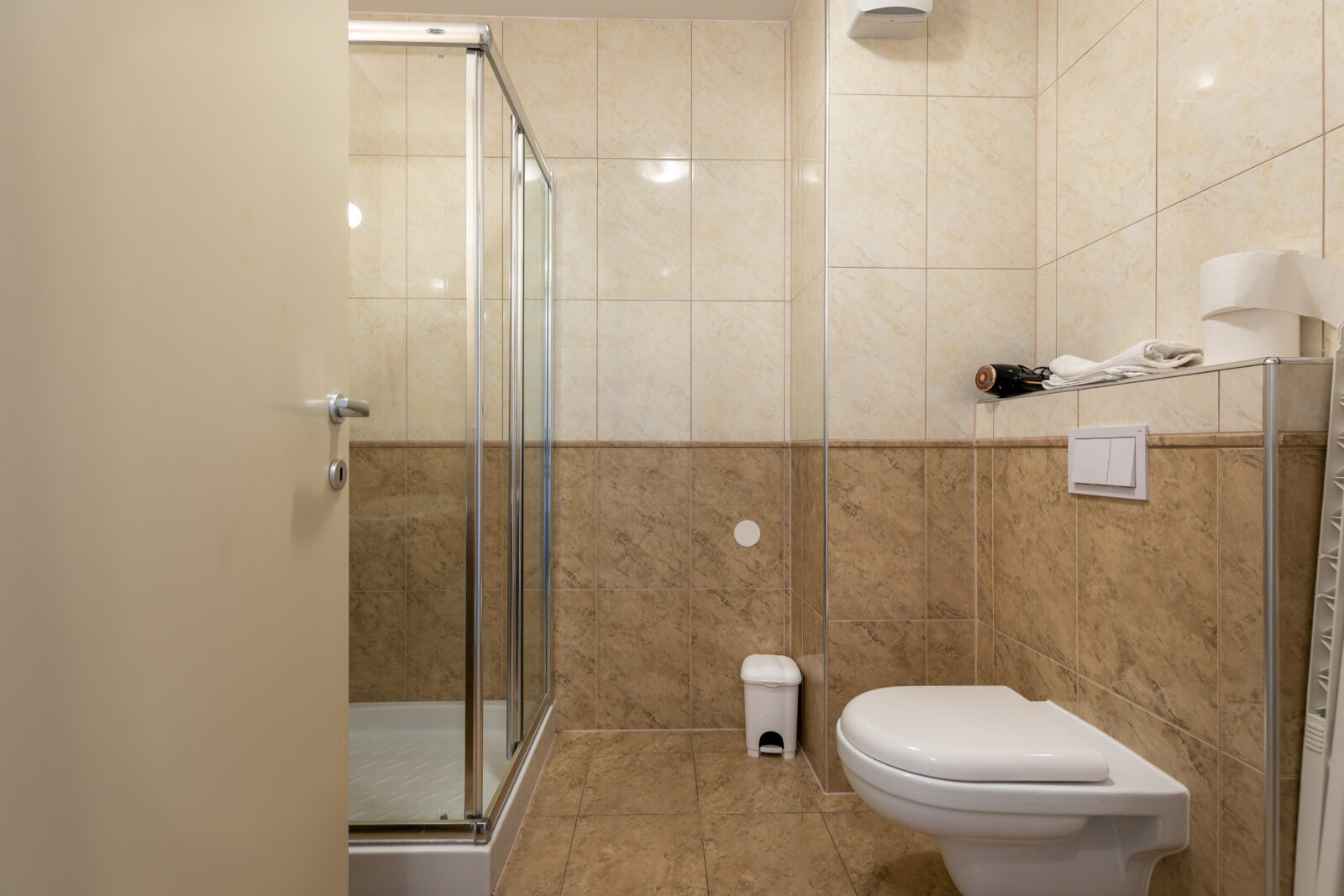 One-Bedroom Apartment - Rotonda Inn 